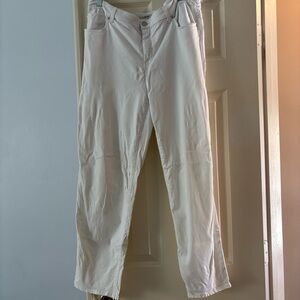Chico's So Slimming Girlfriend Ankle Pants in white Size 2.5 equivalent to Large